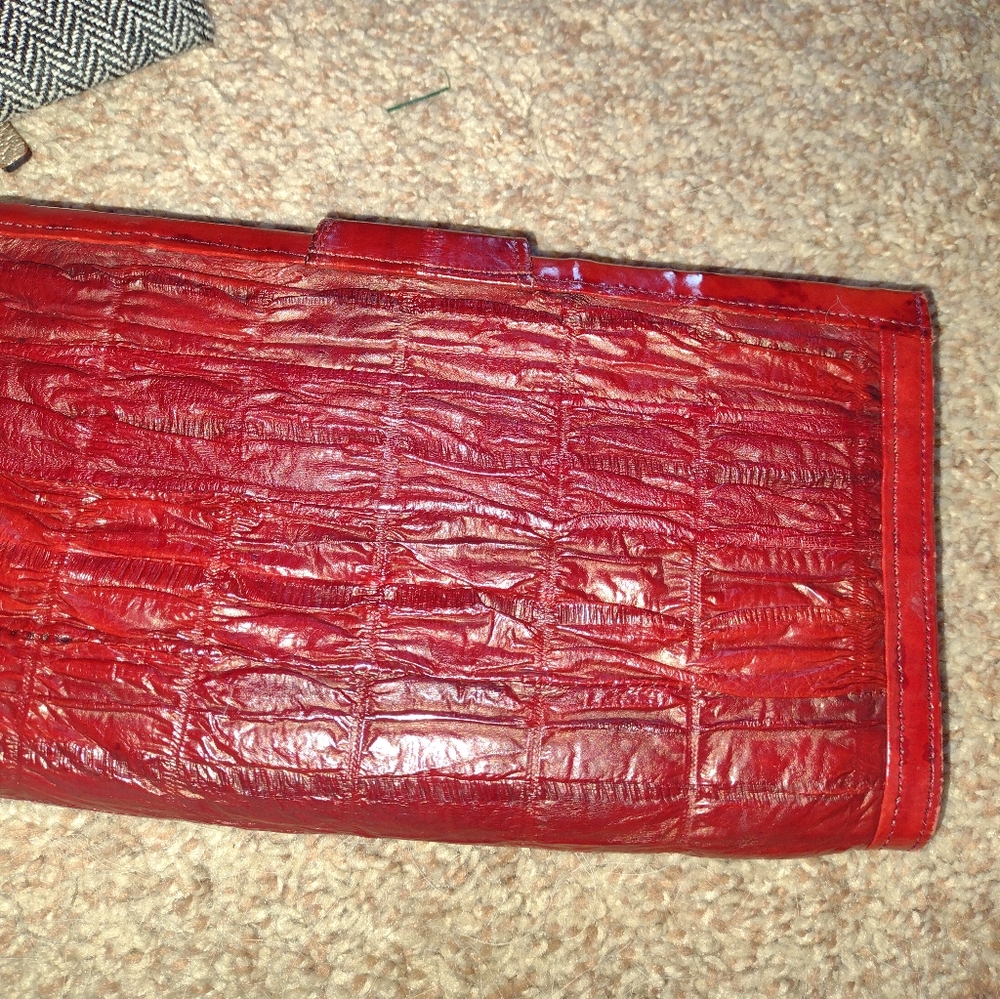 Red Wallet - image 2